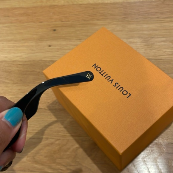 Louis Vuitton oversized sunglasses - Picture 5 of 9